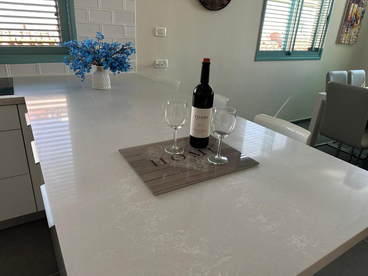 Midrahov Luxury Apartment Zikhron Ya'akov Buitenkant foto
